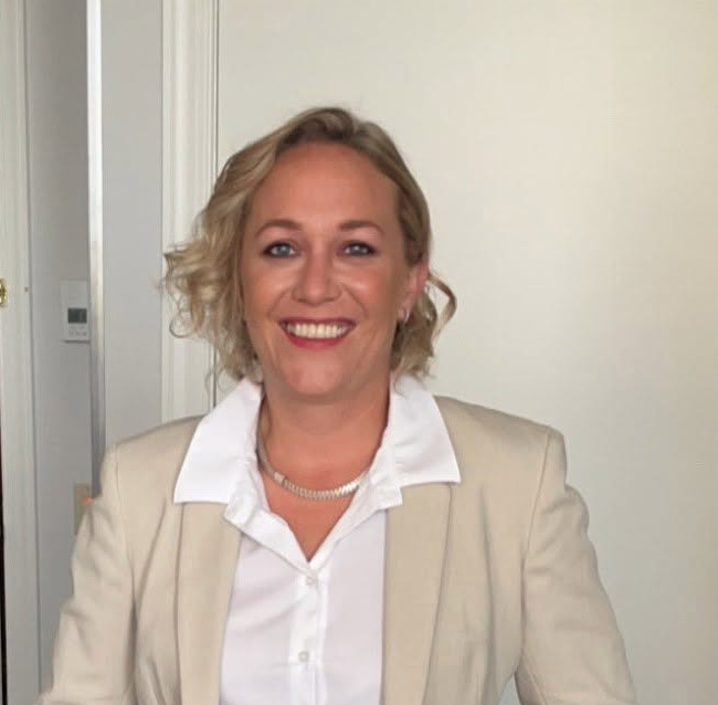 Crystal Banks, Chicago Realtor and Broker — Landstar Realty Group